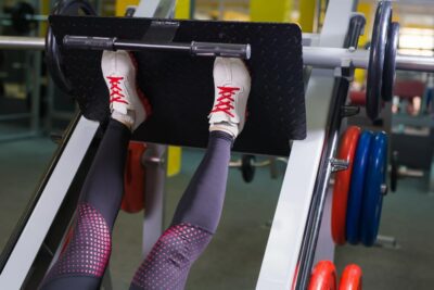 Adidas Neo vs Advantage K: diferencias esenciales para elegir el mejor calzado urbano