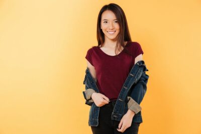 Ideas de outfit playera vino para mujer estilo casual mexicano