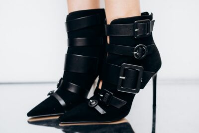 Botas de gamuza para mujer: cómo elegir un par elegante, cómodo y fácil de cuidar