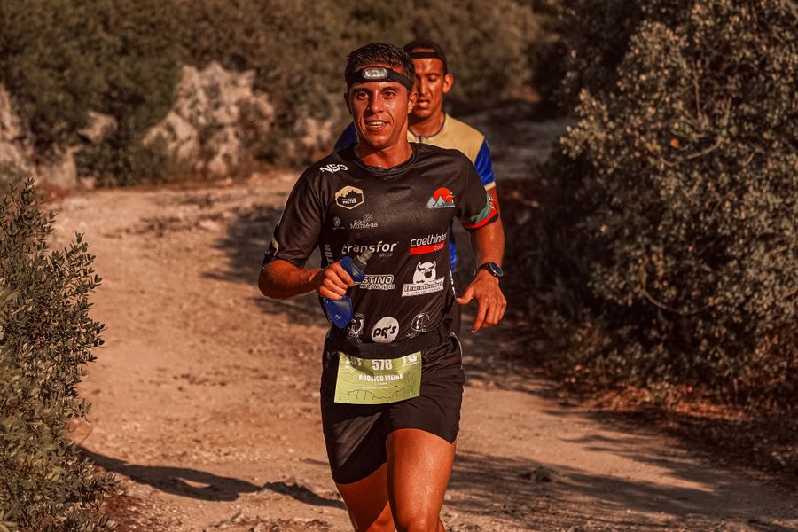 Corredores de trail marathon para comodidad deportiva