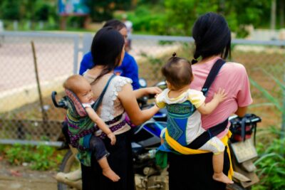 Cómo elegir una mochila portabebé ergonómica